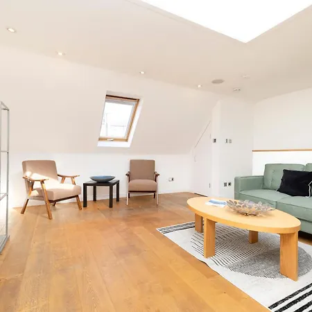Joivy Chic 2-br Flats Near Castle Appartement *