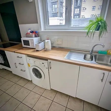 Cosy 2-bedroom House In Leith Апартаменты