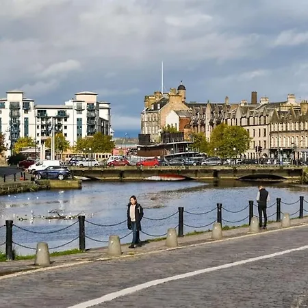 Cosy 2-bedroom House In Leith Апартаменты *