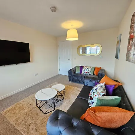 דירה 2 Bed Apt, 4 Beds With Parking