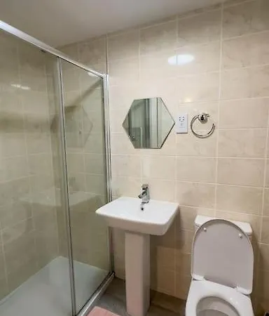 4 Bed Complete In Near Airport 에든버러