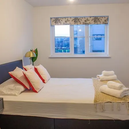 Semesterbostad 4 Bed Complete In Near Airport *