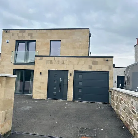 Riversdale House Next To Murrayfield Stadium *