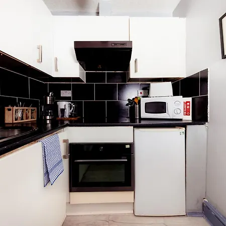 Apartament Cozy Centre 2 Bedroom By The Meadows! 5