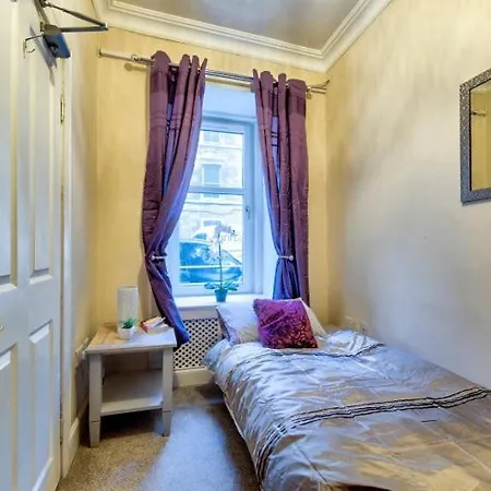 Central Ground Floor Apartment Edinburgh