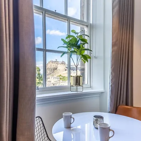 No1 - George Iv Bridge Edinburgh