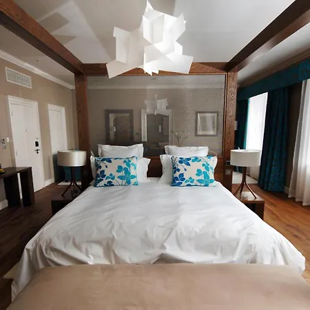 Hotel Tigerlily 4*