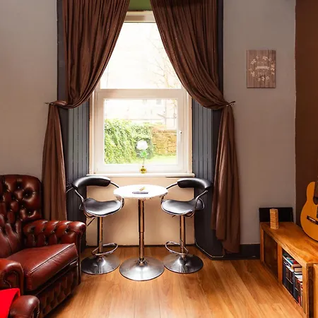Cozy, Warm & Relaxed By Holyrood Palace דירה