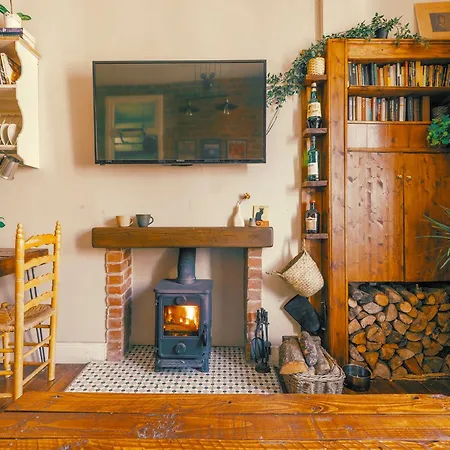 דירה Charming City Centre Flat With Warmth & Character אדינבורו
