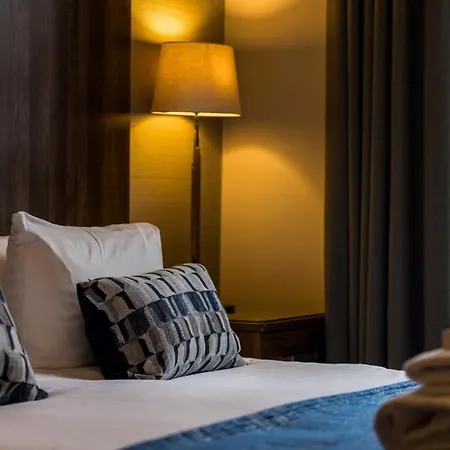 28 York Place Отель