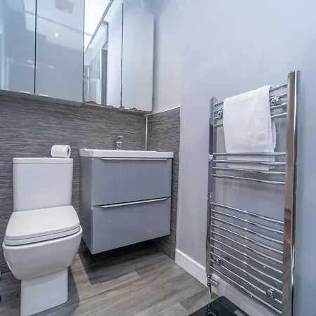 Beautiful Spacious Victorian Town House * Edimburgo