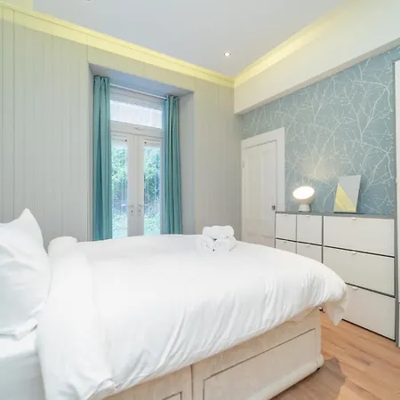 아파트 Beautiful Spacious Victorian Town House