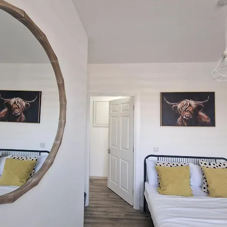 Lolo 2, Free Parking * Edynburg