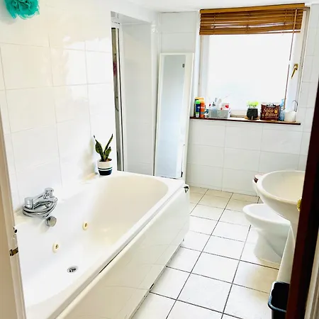 Leith Walk Budget Edinburgh