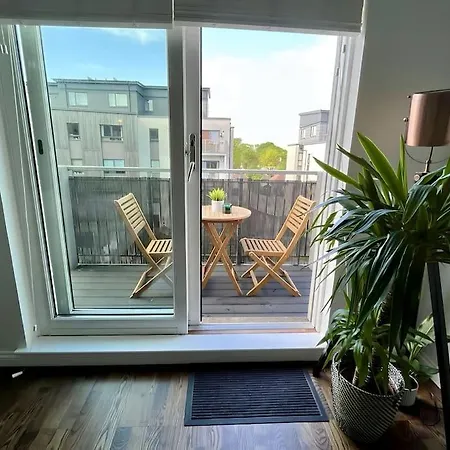 Ultra Modern 2 Bed In Apartment