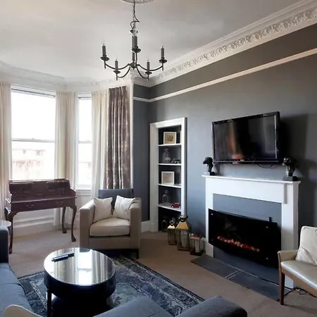 公寓 Beautifully Presented, Spacious Two Bed Apartment! Free On Street Parking 爱丁堡