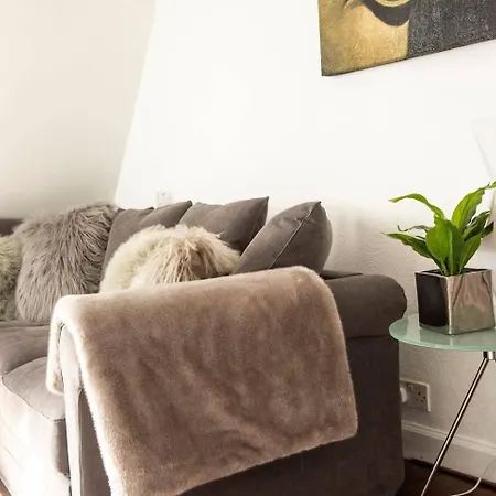 Guestready - Modern 2br On The Royal Mile! *