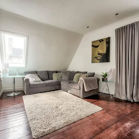 Guestready - Modern 2br On The Royal Mile! *