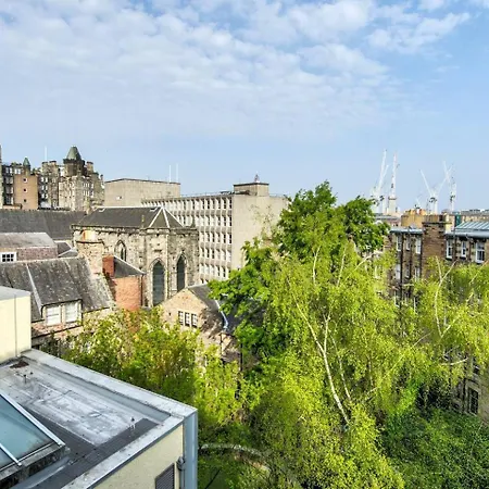 Guestready - Modern 2br On The Royal Mile! *