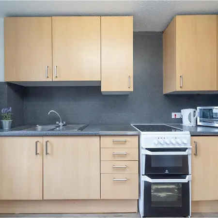 Joivy Affordable 3,4,5 And 12 Bed Private Flats Next To Royal Mile (adults Only) Edynburg
