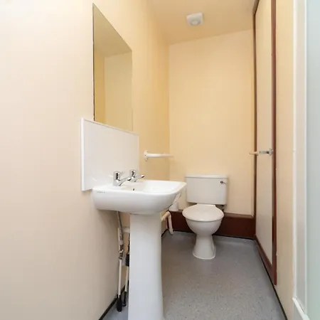 Lägenhet Joivy Economy 4 And 5 Bed Flats, Close To Old Town And Royal Mile - Adults Only *