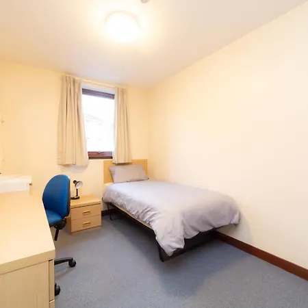 Apartment Joivy Economy 4 And 5 Bed Flats, Close To Old Town And Royal Mile - Adults Only *