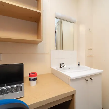 Apartment Joivy Economy 4 And 5 Bed Flats, Close To Old Town And Royal Mile - Adults Only *