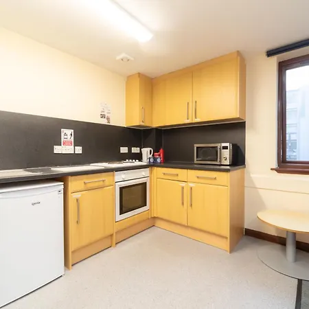 Joivy Economy 4 And 5 Bed Flats, Close To Old Town And Royal Mile - Adults Only Lägenhet