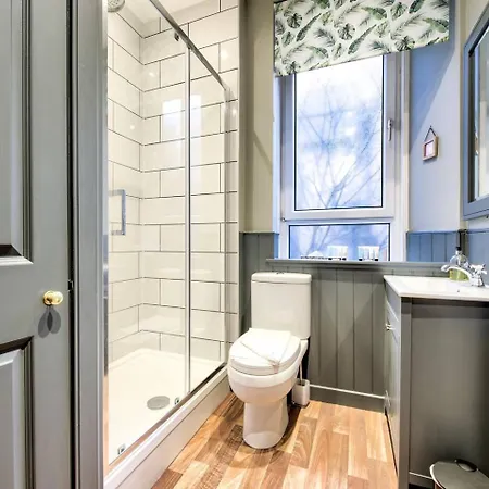 Guestready - Stylish 2br In Heart Of Tollcross 爱丁堡