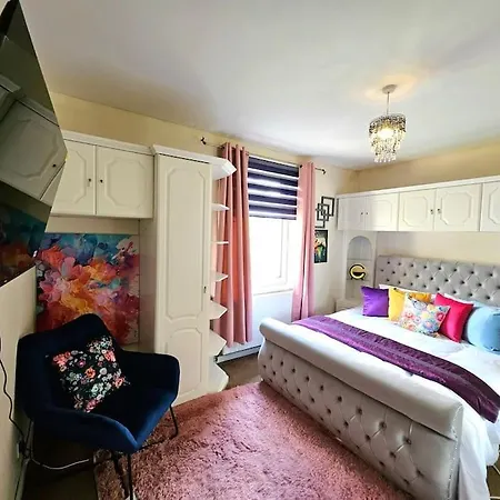 Apartament 2 Bed With 4 Beds & Parking Edynburg