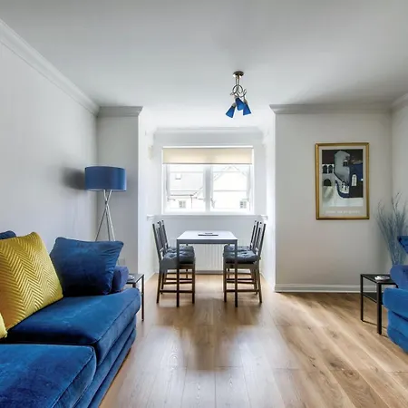 Guestready - Stylish W/ Parking Near * Edynburg