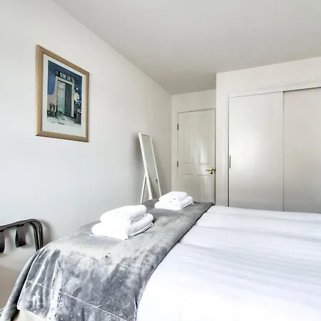 Guestready - Stylish W/ Parking Near Apartament Edynburg