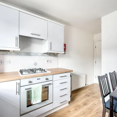 Guestready - Stylish W/ Parking Near * Edynburg