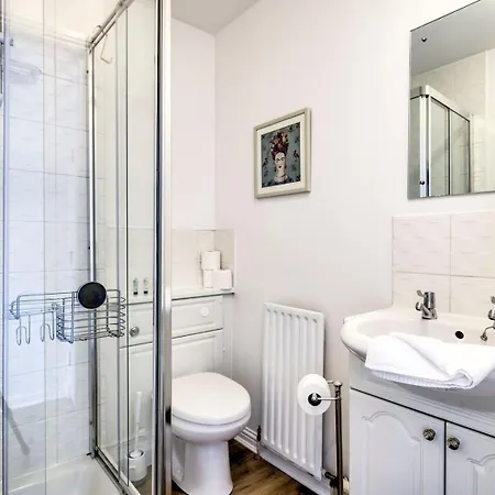 Guestready - Stylish W/ Parking Near * Edynburg