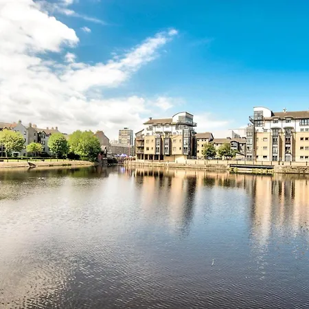 Guestready - Stylish W/ Parking Near Apartmán