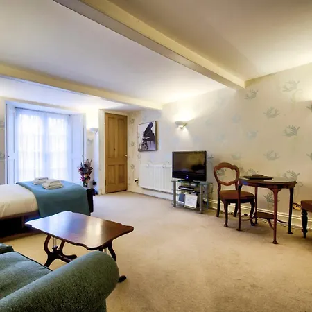 Guestready - Beautiful New Town Studio, With Patio