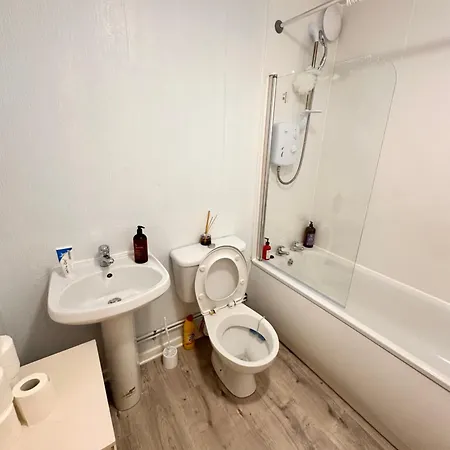Double Close To Airport And Heriot Watt * Edinburgh
