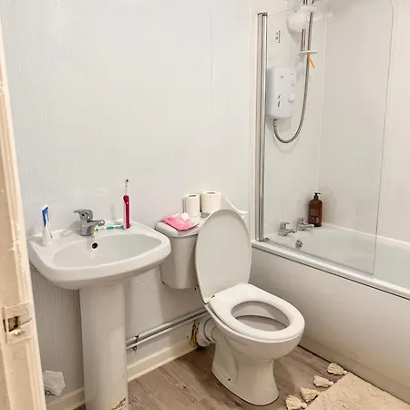 酒店 Double Close To Airport And Heriot Watt 爱丁堡