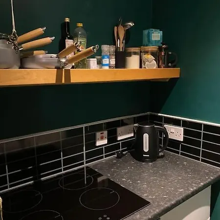 公寓 Lovely Modern One Bedroom Flat With Patio Area