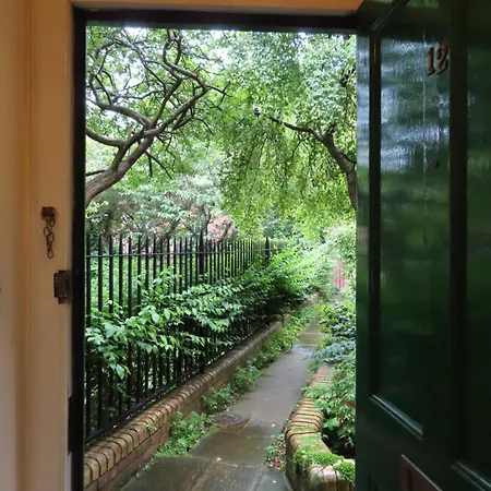 The Cosy Courtyard Эдинбург