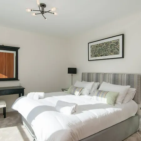 Holyrood Road Park - 379 شقة إدنبرة