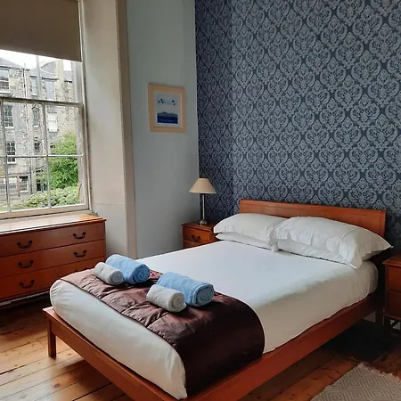 Cornwall Street - 297 * Edinburgh