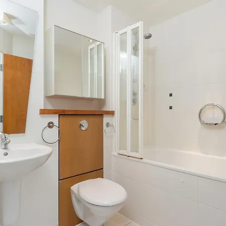 Portland Gardens - 403 *