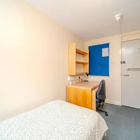 Апартаменты Joivy Budget 2, 4, 5 And 6 Bed Private Flats, In Historic Old Town (adults Only) *