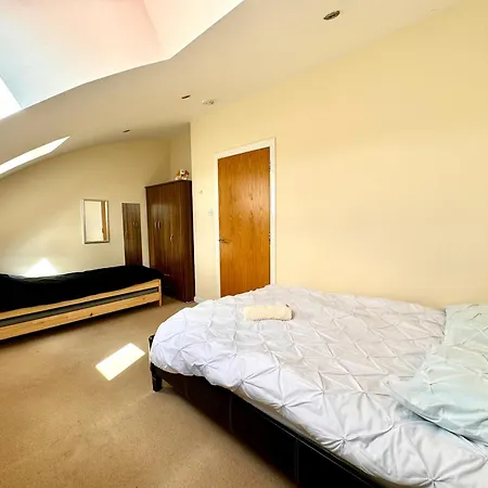 Arthurs Penthouse - Central Leith Walk 2-storey - Free Parking & Fast Wifi Apartment