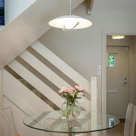 Charming House With Private Garden And Balcony In Centre Daire *