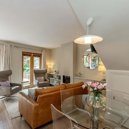 Daire Charming House With Private Garden And Balcony In Centre *