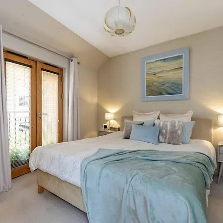 Charming House With Private Garden And Balcony In Centre * Edinburgh