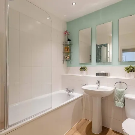 Charming House With Private Garden And Balcony In Centre Daire *