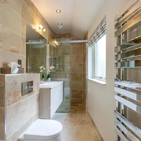 Charming House With Private Garden And Balcony In Centre * Edinburgh